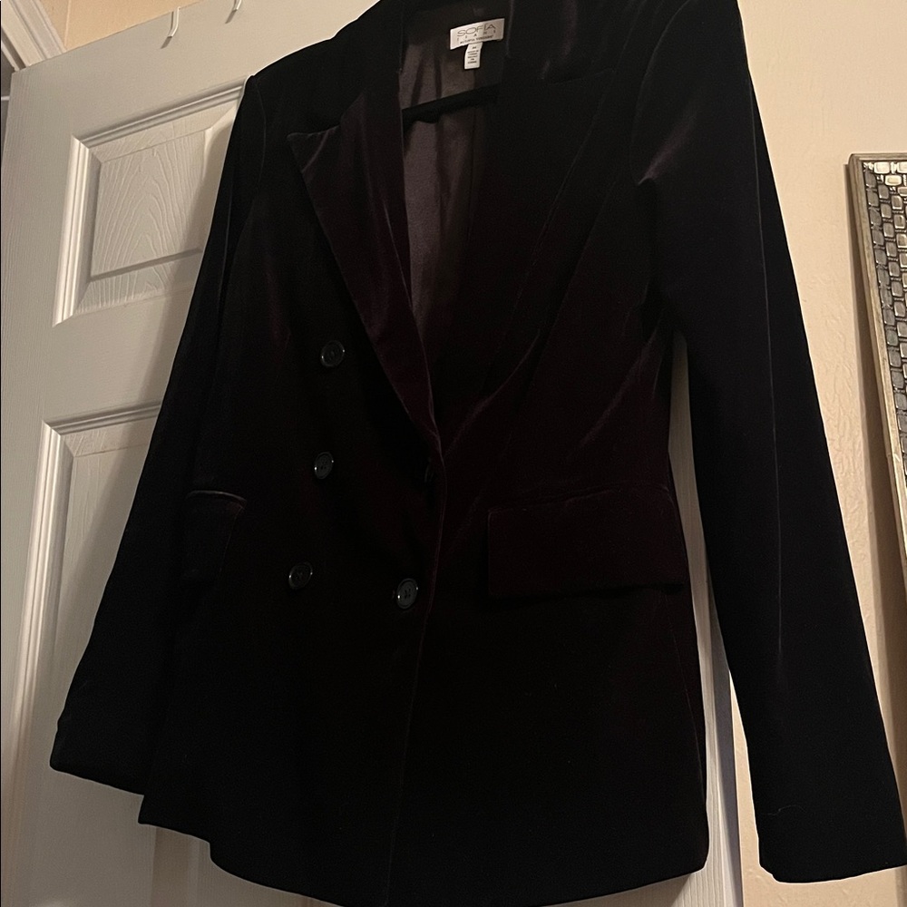NWOT SOFIA VERGARA Elegant Black Velvet Women's Blazer